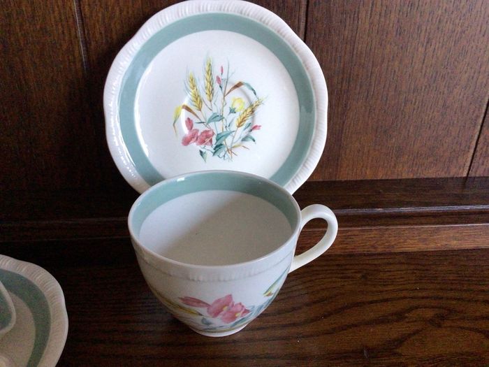 Alfred Meakin 1950s Harvest Bouquet 4 Cups and Saucers
