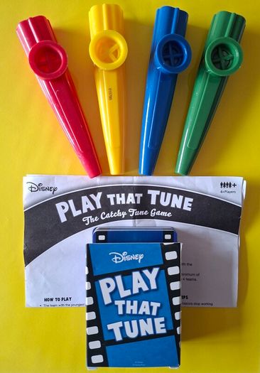 Disney "Play That Tune" (4 Kazoos Included)