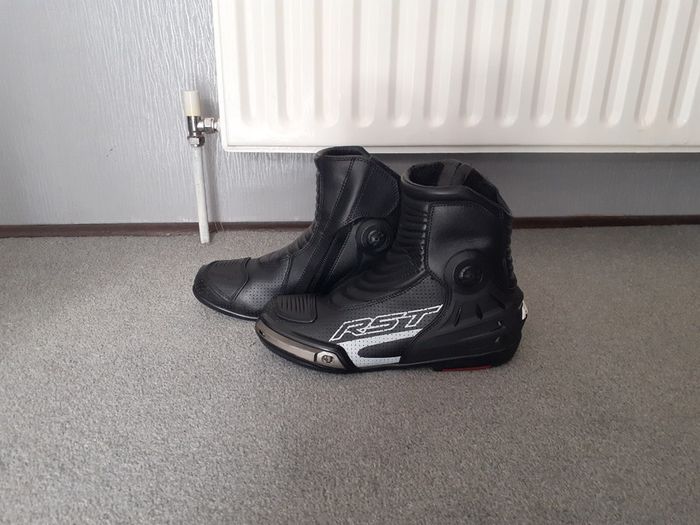 RST TracTech Evo 3 Short Waterproof Motorcycle Boots. Size UK 9 EU 43 Motorbike ( alpinestars sidi furygan dainese )