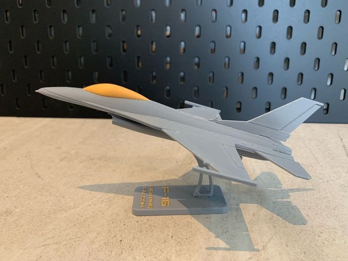 F-16 Fighting Falcon - 3D printed model (free postage)