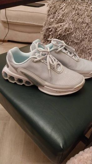 Nike size 4 perfect immaculate were 120