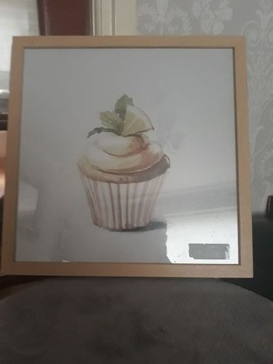 Framed Cupcake Picture