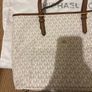 Brand New Michael Kors Over Shoulder Handbag Image 2