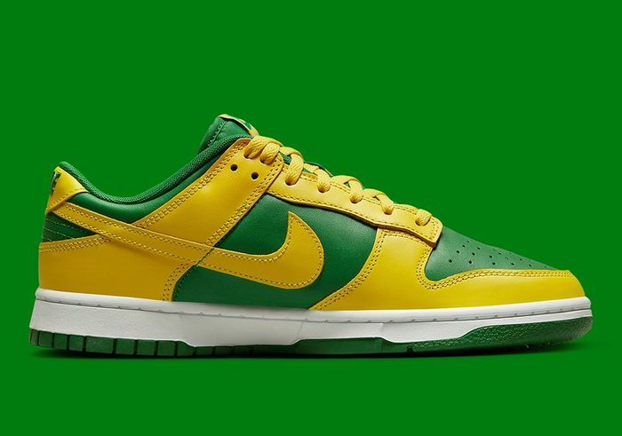 Nike Dunk Low Reverse Brazil UK 10 / US 11 DEADSTOCK