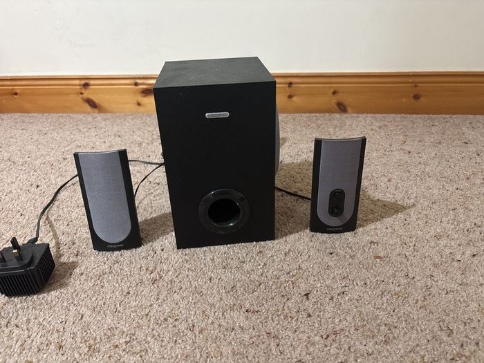 Creative speaker set