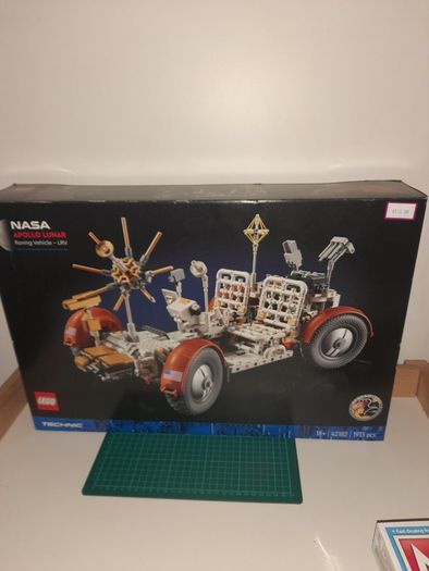LEGO Technic NASA Apollo Lunar Roving Vehicle (LRV)  42182