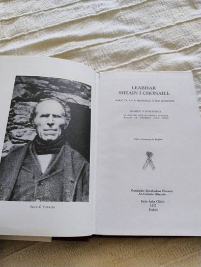 Leabhar Sheain i Chonaill le Seamus O Duilearga 1977 hardback with dustcover in good condition with some signs of wear on the dustcover see photos FREE STANDARD POSTAGE INCLUDED