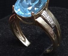 Vintage 9ct Gold Large Blue Topaz Statement Ring Size 55