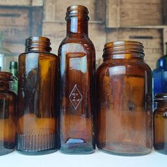 485 - Set of 5 Vintage Brown Amber Glass Screw Top Collectible Decorative Bottles