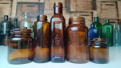 485 - Set of 5 Vintage Brown Amber Glass Screw Top Collectible Decorative Bottles