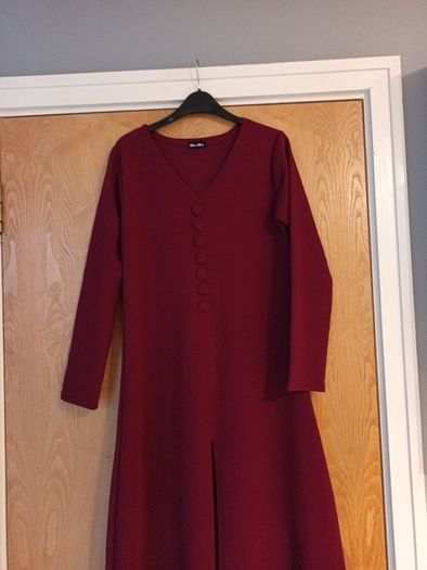 Bee Bee Burgundy  Dress     S.12.   New.