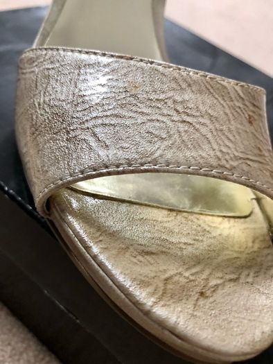 Carlos Santana gold sandals size 38