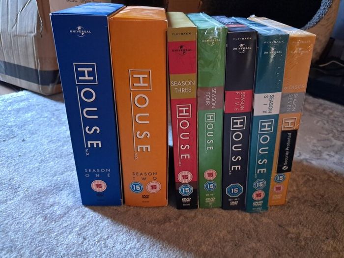 House M.D. Seasons 1 to 7  Complete DVD Collection