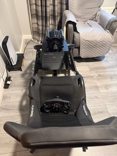 Playseat Trophy - Racing Seat with Cockpit - Direct Drive Capable