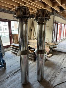 Insulated gas fire chimney flues