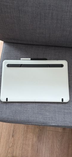 Wacom One 13.3 inch Graphics Tablet