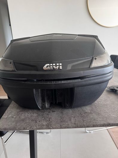 Top box givi 47L