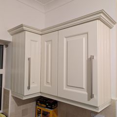 Kitchen cabinet