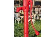 Cast Iron Pump Large Red H364