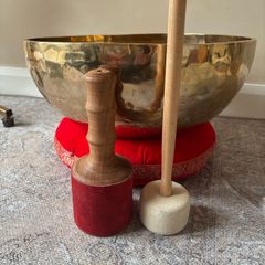 Tibetan Big Singing Bowl 9kg to 10 kg approx 49 cm diameter Excellent Condition