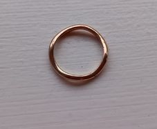 Wavy gold ring