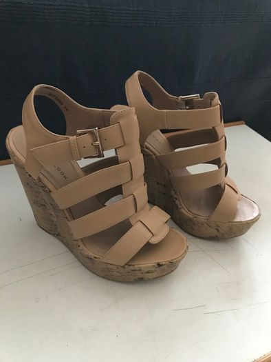 Pre-loved 'New Look' Beige Wedges - Size 4
