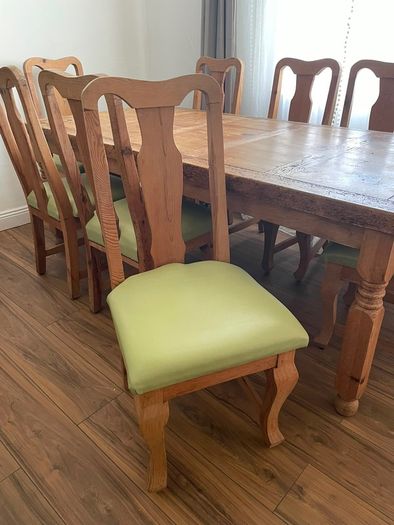 dining table & chairs