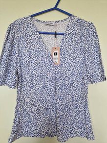 Gallery Top BNWT