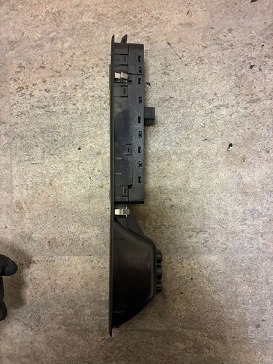 Genuine Renault Megane MK3 Front Electric Window Master Switch Pack & Passenger Handle