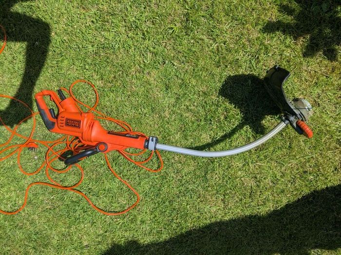 grass strimmer