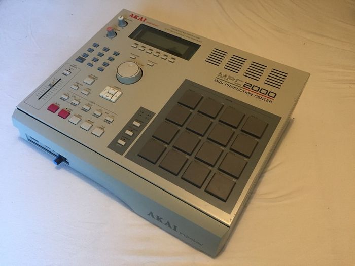 AKAI MPC 2000  // USB Emulator, 64mb Ram for parts