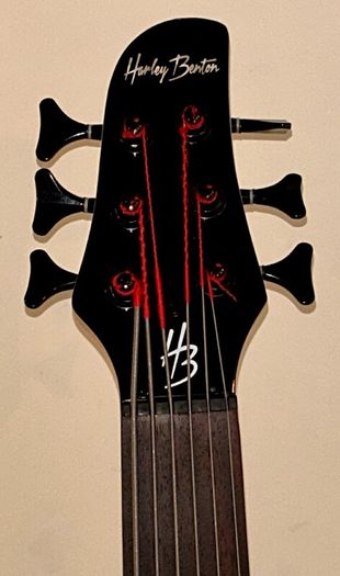 Harley Benton B-650FL BK Progressive Series (6-String Fretless Bass) - Pristine Condition