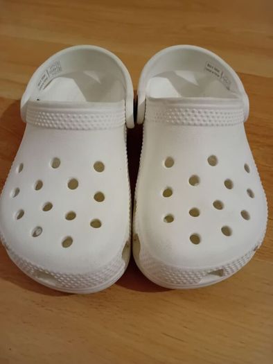 Crocs Size C9