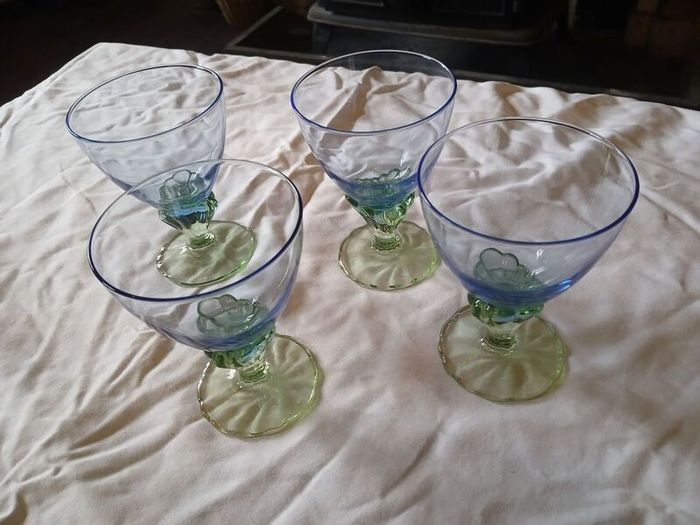 Bormioli Rocco Bahia footed glasses