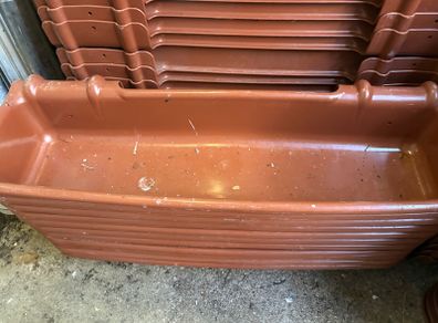 Feeding troughs