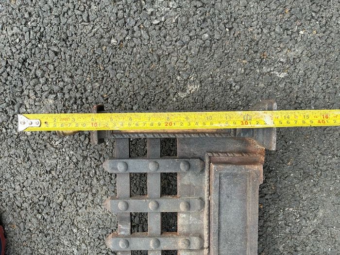 cast iron fire grate/ basket