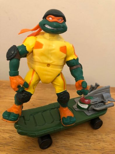 TMNT Thrashin Mike Ninja Turtle Action Figure With Skateboard