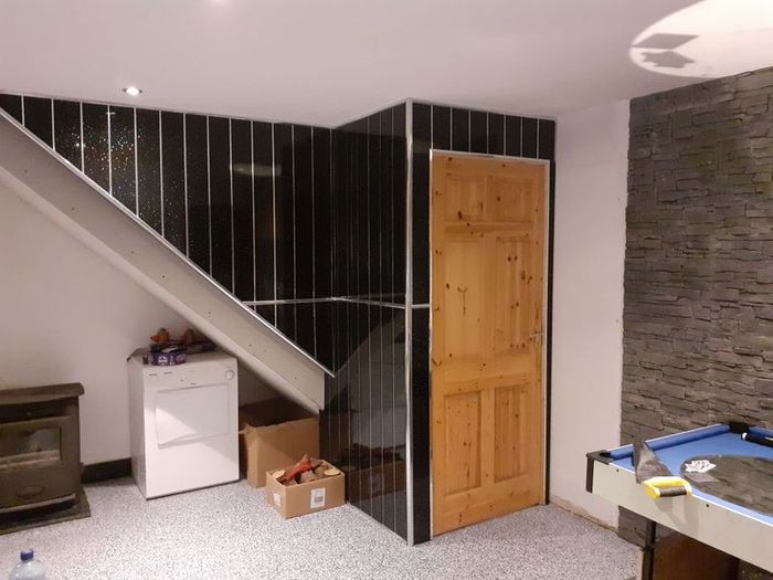 Black sparkle wall/celing cladding