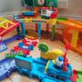 V-Tech Toot Toot Train Station Image 2