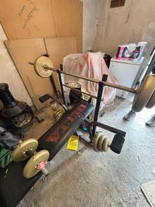 Delta Weight Bench, Barbell & 31.6kg Weights