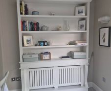 Bookcase for radiator