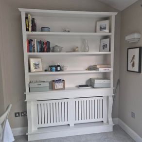 Bookcase for radiator