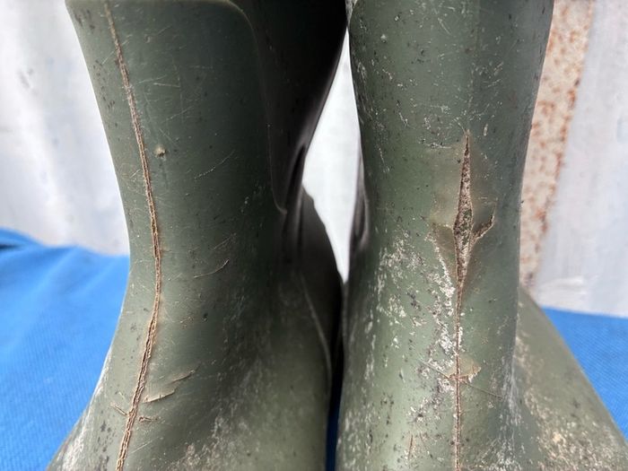 Size 10 steel toe wellingtons