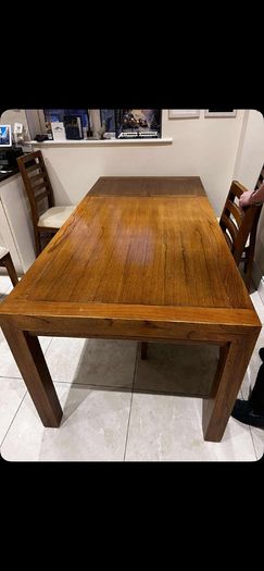 Jonathan Charles Extending Dining Table & 5 Flanagans Chairs