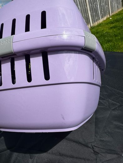 Small Pet Carrie / Transport Box - Excellent Condition