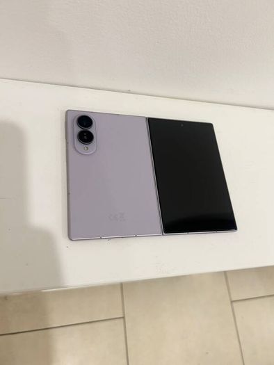 Samsung Galaxy Z Fold 8