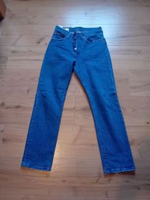ladies jeans. W26 L28 Levis 501