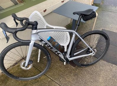 Elegeant Trek Emonda Sl 5 -great for climbing!