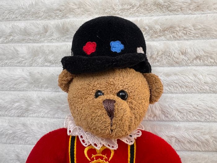 Keel Toys England Royal Palace Guard Bear Plush British Royal Guard approx. 22 cm. Used Please see photos