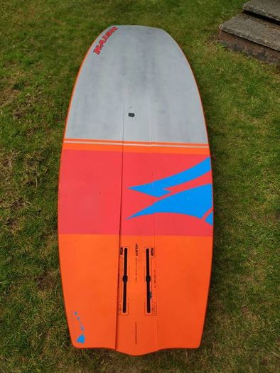 Windsurfing foil board and foil set